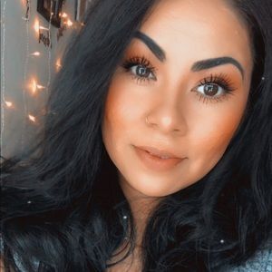 Meet your Posher, Abelina